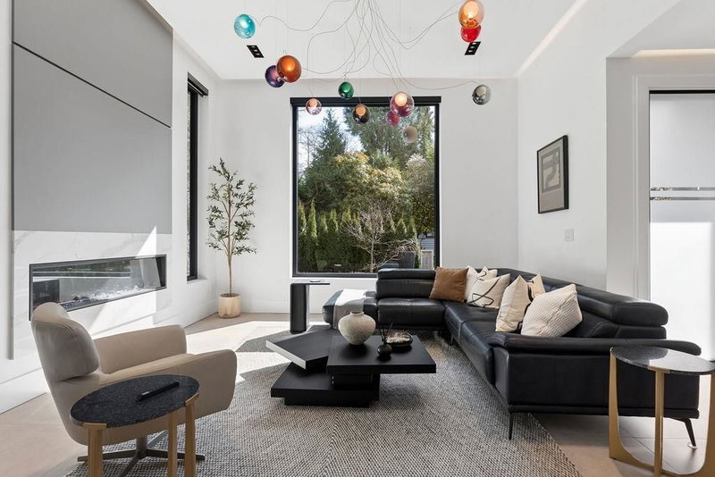 1200 Bedford Court, North Vancouver, British Columbia