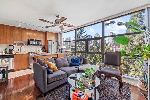 601 - 989 Beatty Street