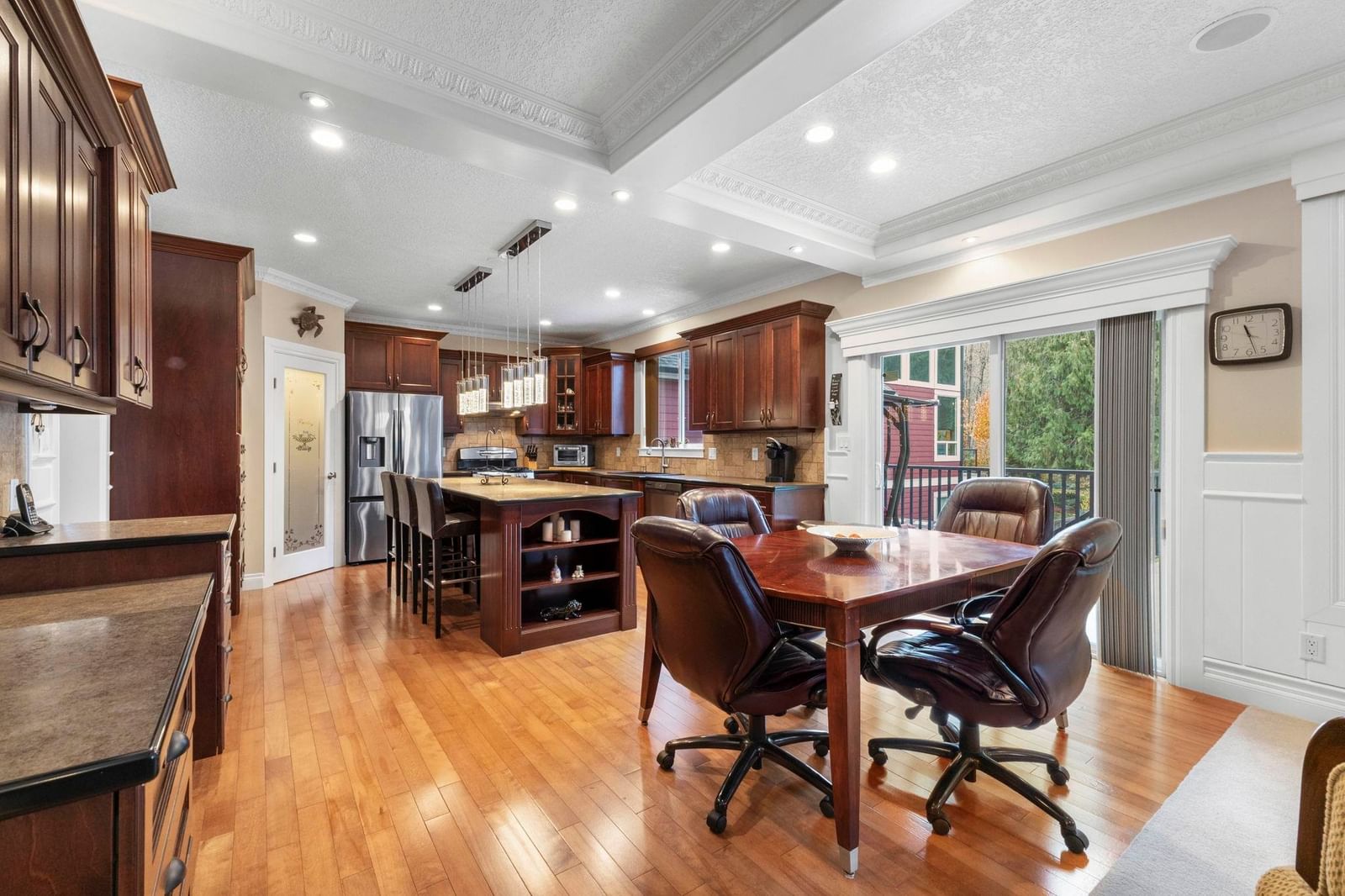 Listing Image 12