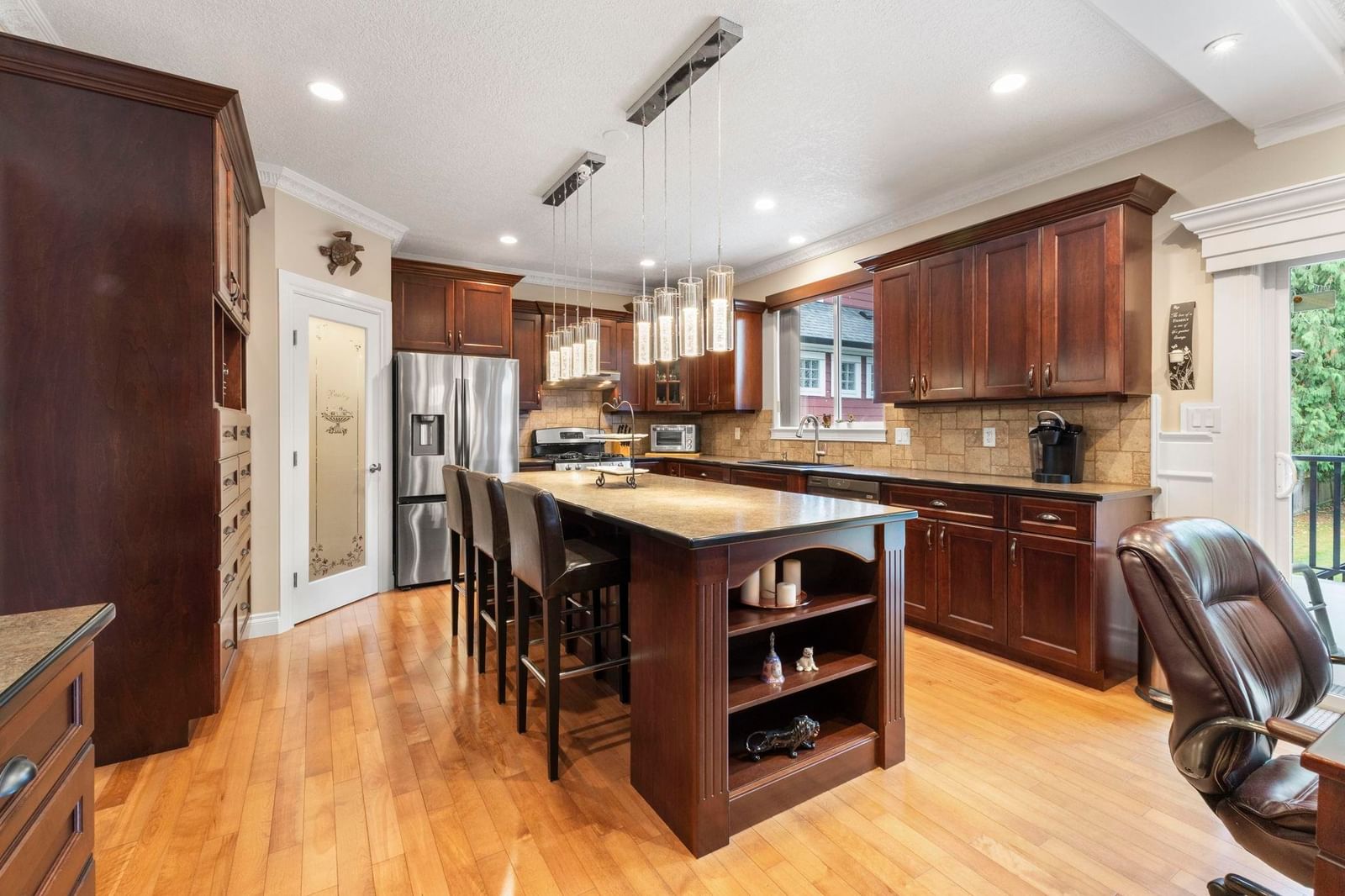 Listing Image 14