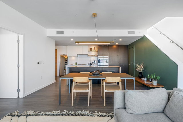 802 - 210 5th Avenue E