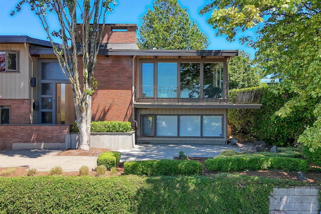 821 Jackson Crescent