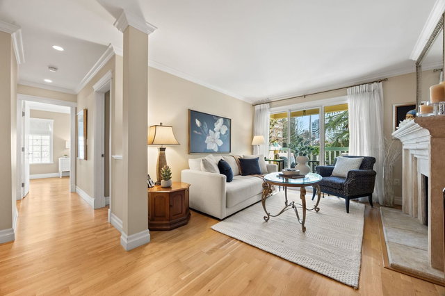 203 - 1125 Gilford Street