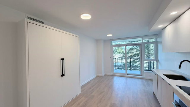 4XX - 13738 Central Ave