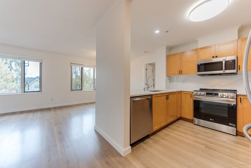 407 - 38 Seventh Avenue, New Westminster, V3L 5W2 | Image 2