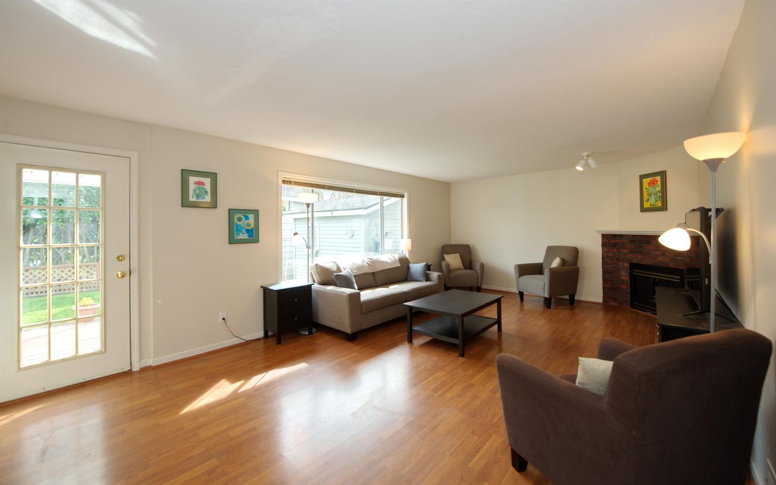 Listing Image 5