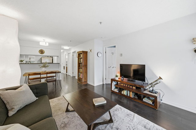 203 - 555 8th Avenue E