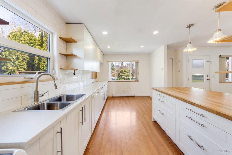 2974 Fleming Avenue, Coquitlam, V3C 4S3 | Image 3