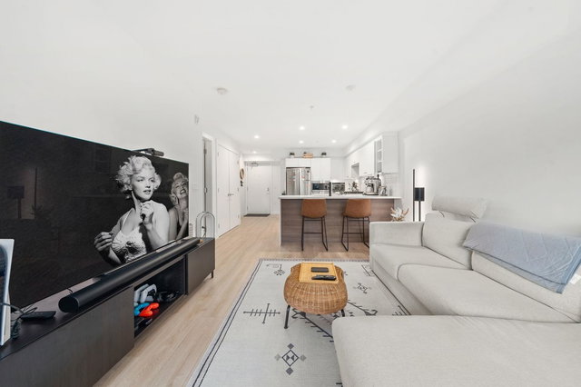 402 - 1519 Crown Street