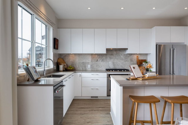 126 - 3637 Sheffield Avenue