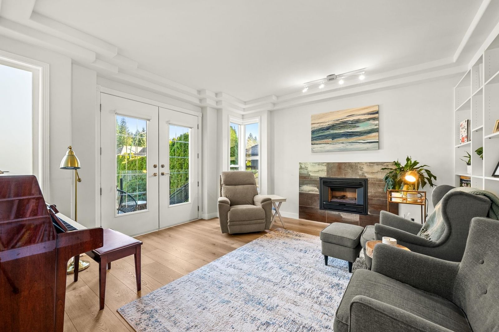 Listing Image 12