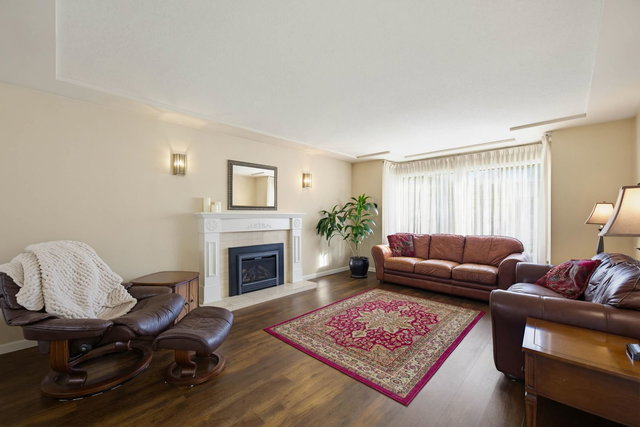 5350 Bentley Crescent