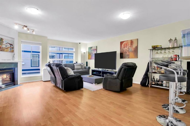 9118 149 Street #503, Surrey, British Columbia