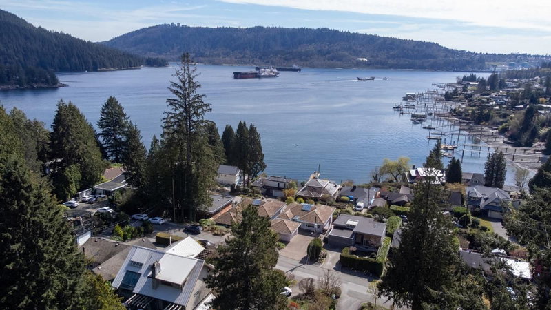 4493 Epps Avenue, North Vancouver, British Columbia