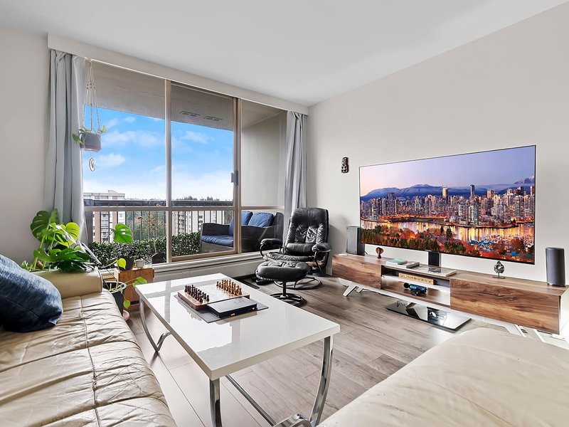 2016 Fullerton Avenue #1808, North Vancouver, British Columbia