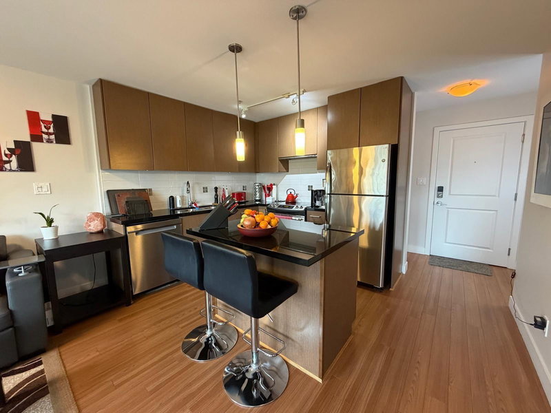 313 - 15735 Croydon Drive, Surrey, V3Z 2L5 | Image 2