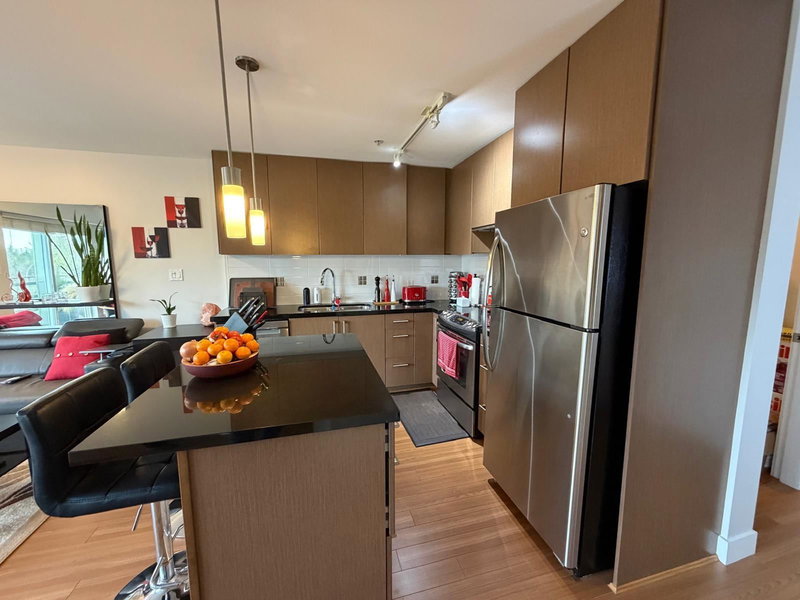 313 - 15735 Croydon Drive, Surrey, V3Z 2L5 | Image 3