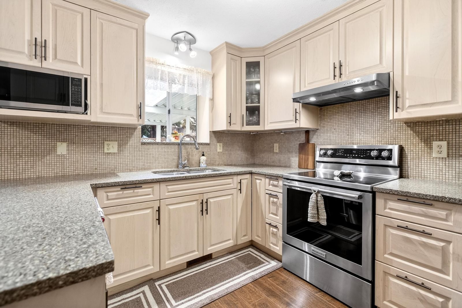 Listing Image 15