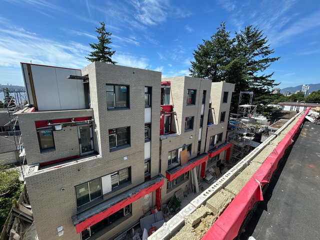 103A - 433 3rd Street E