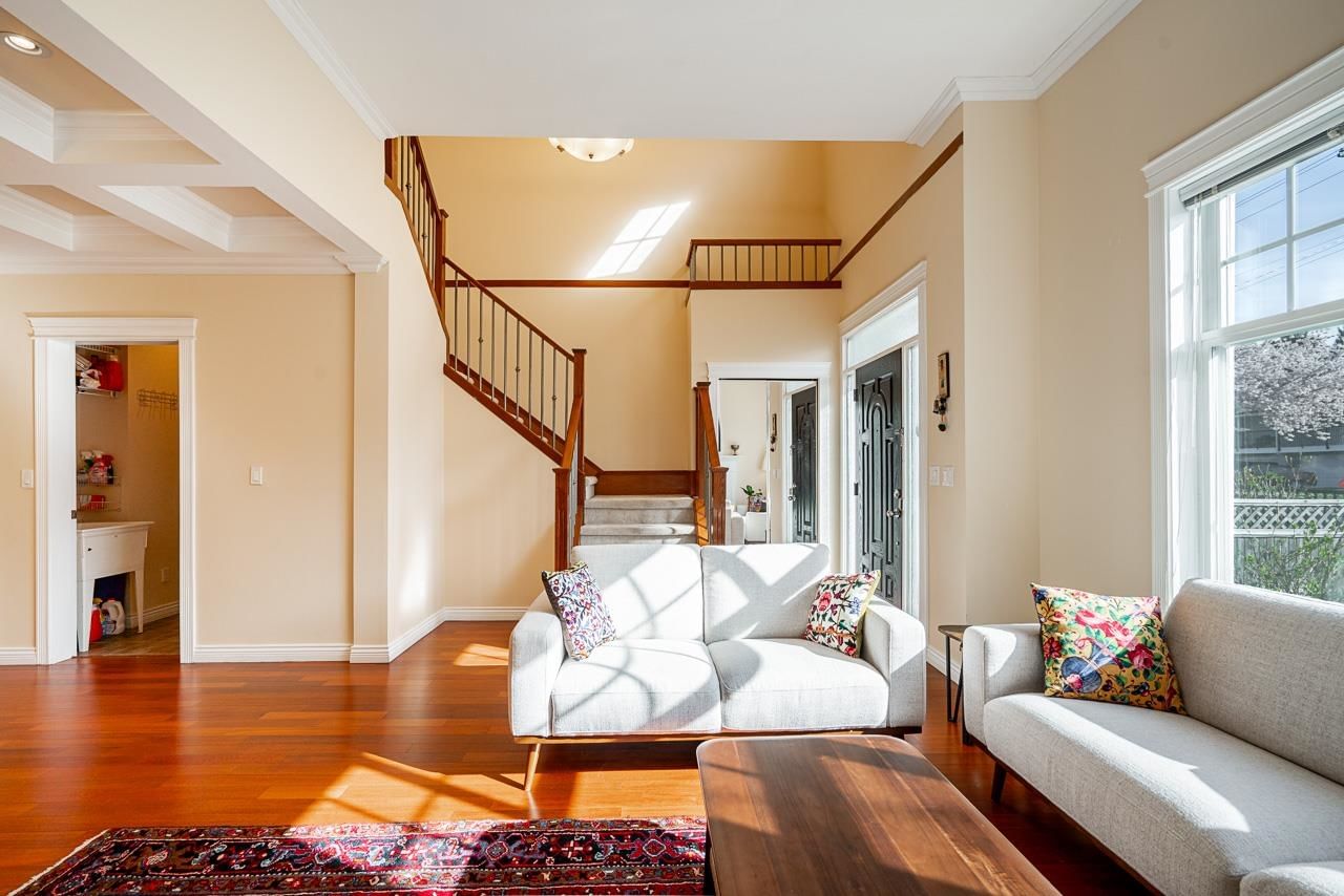 Listing Image 8