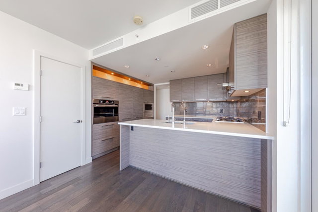 902 - 7468 Lansdowne Road