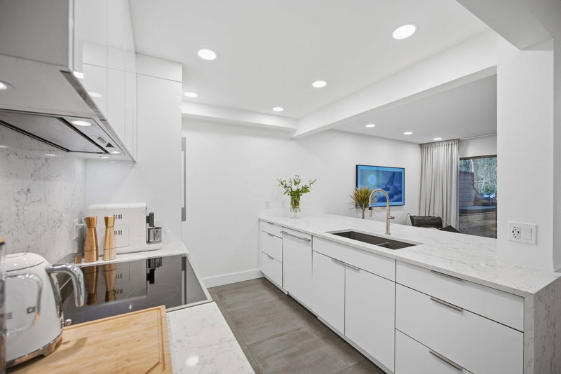 3321 Mountain Highway, North Vancouver, V7K 2H4 | Image 2