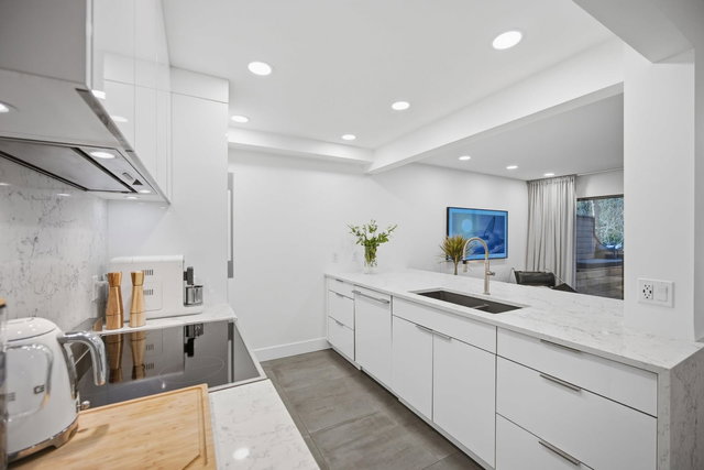 3321 Mountain Highway