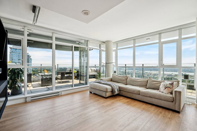 1905 - 958 Ridgeway Avenue