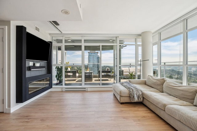 1905 - 958 Ridgeway Avenue