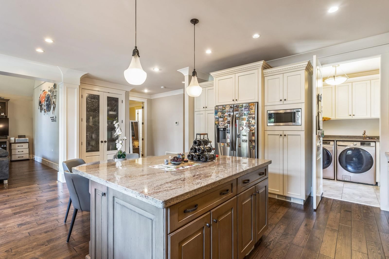 Listing Image 10