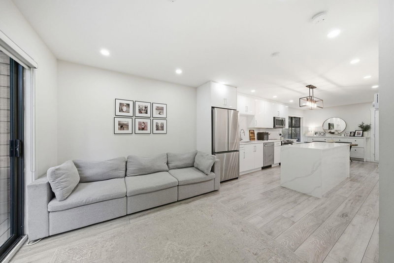 4328 Garden Grove Drive, Burnaby, V5G 4G6 | Image 3