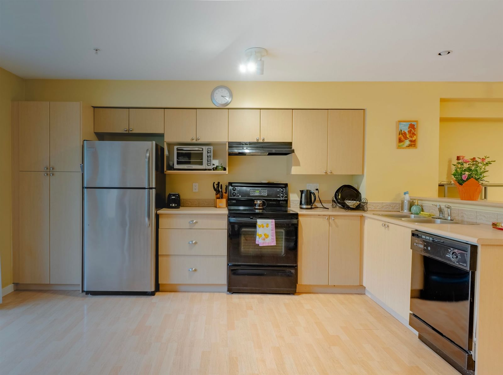 Listing Image 6
