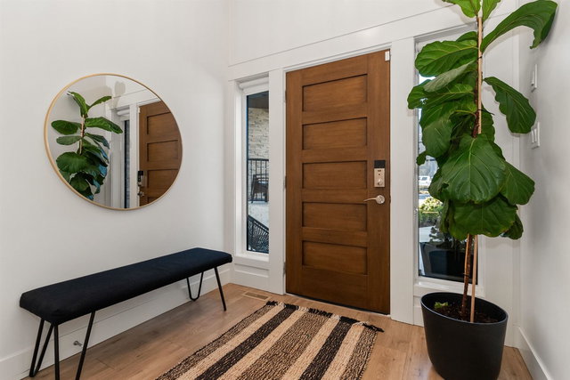 B - 50249 Luna Place