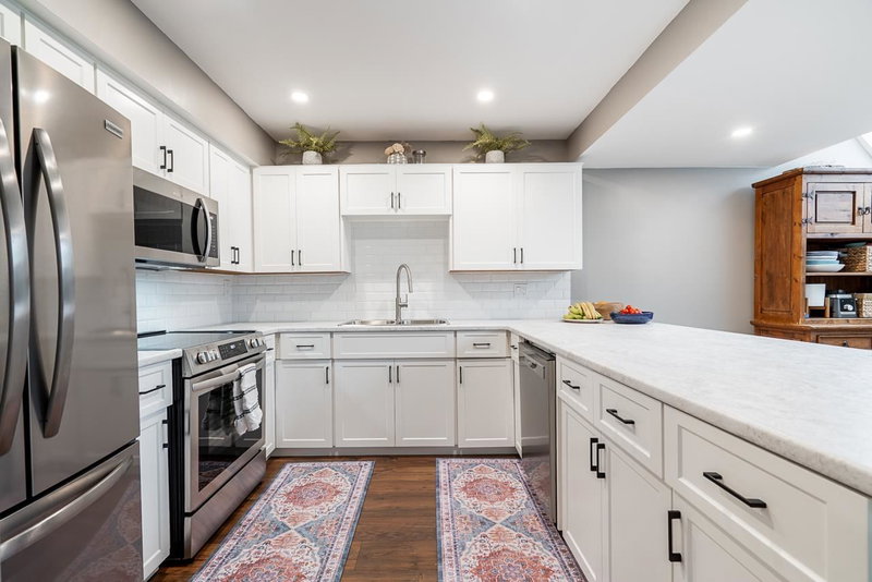 8551 Wilderness Court, Burnaby, V5A 4B2 | Image 3