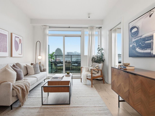 PH6 - 688 17th Avenue E