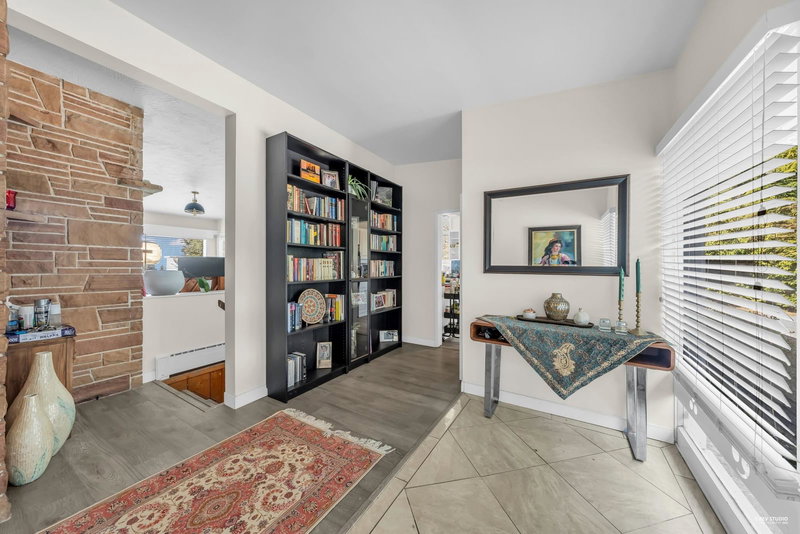 1230 Queens Avenue, West Vancouver, V7S 2K2 | Image 3