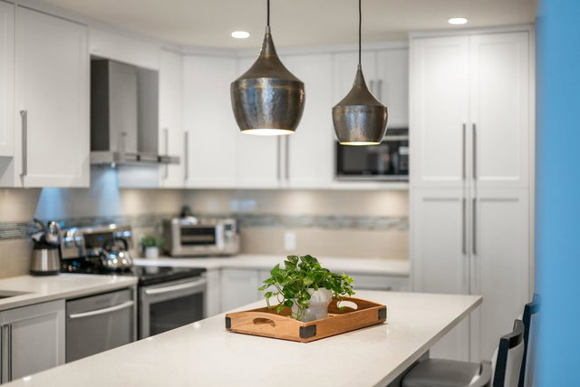 208A - 1220 Quayside Drive