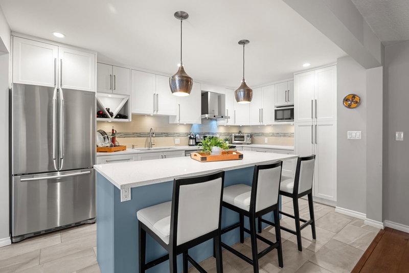 208A - 1220 Quayside Drive, New Westminster, V3M 6H1 | Image 3