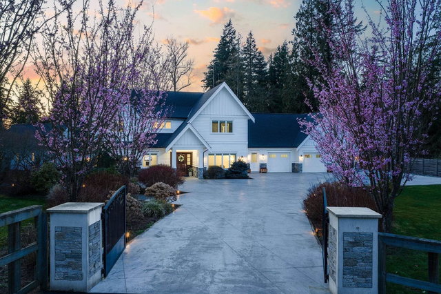 20053 Fernridge Crescent