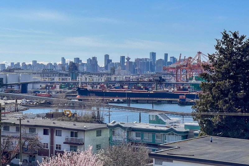 302 - 2215 Mcgill Street, Vancouver, V5L 1C3 | Image 2