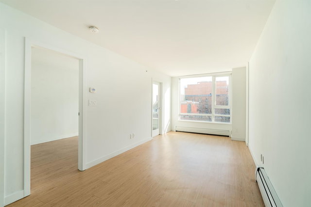 716 - 188 Keefer Street