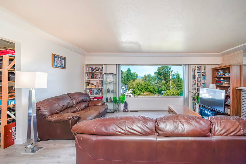 5130 Buxton Street, Burnaby, V5H 1J8 | Image 2