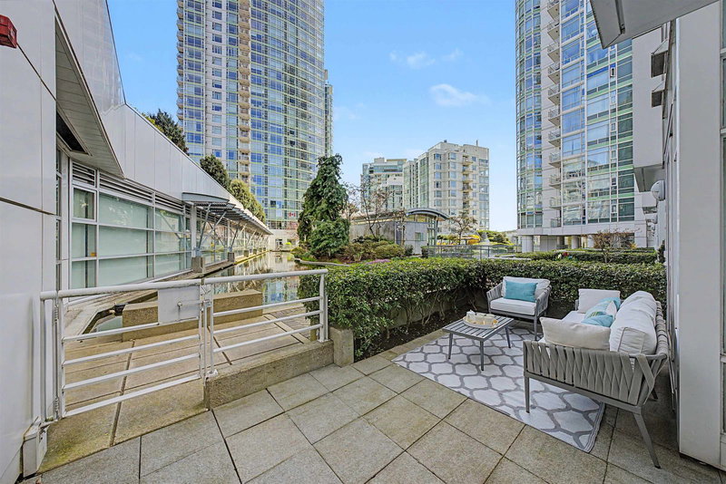 TH A - 1199 Marinaside Crescent, Vancouver, V6Z 2Y2 | Image 2