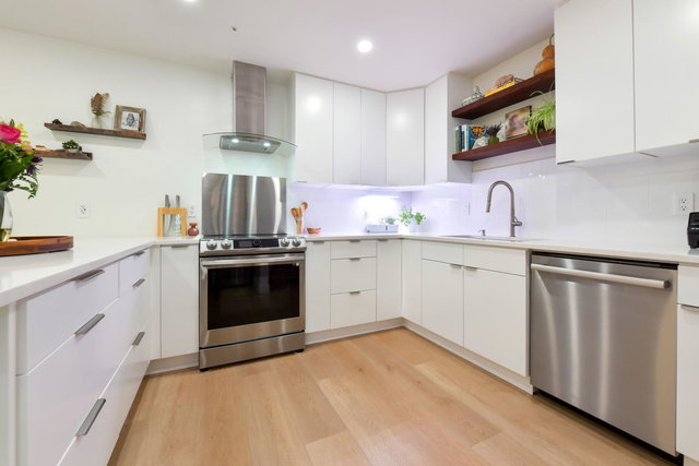 203 - 2700 Mccallum Road