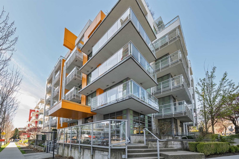 202 - 655 41st Avenue W