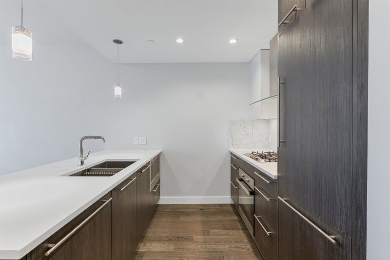 202 - 655 41st Avenue W