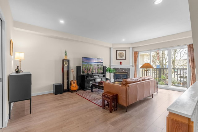 7 - 11888 Mellis Drive