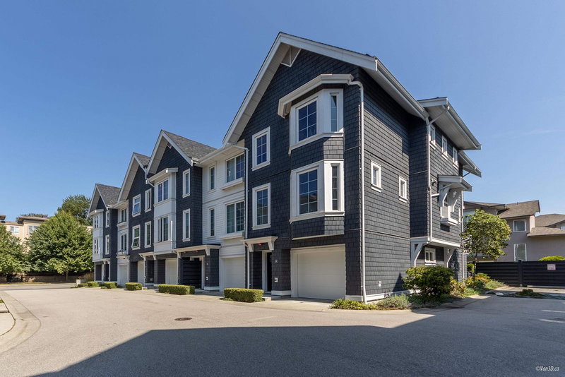 2560 Pitt River Road #8, Port Coquitlam, British Columbia