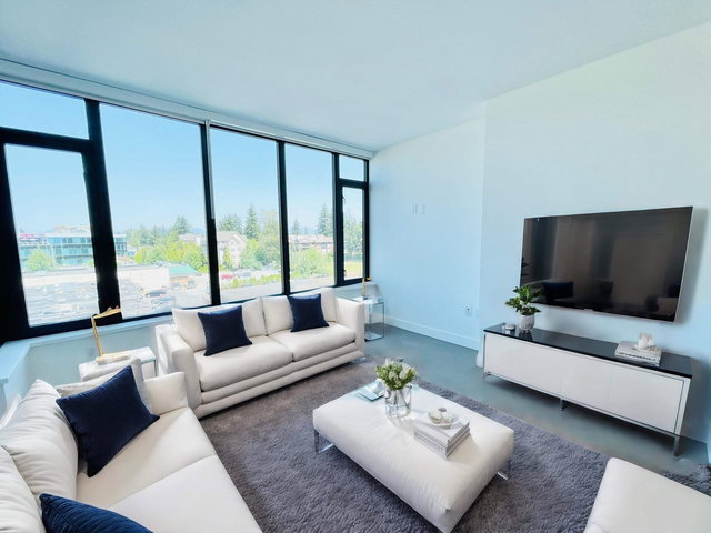 303 - 1588 Johnston Road