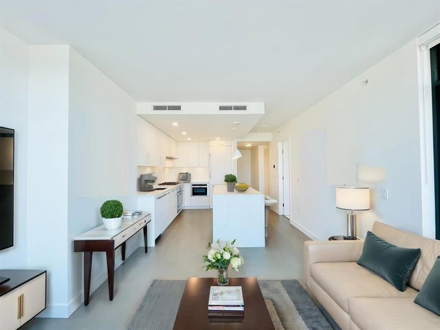 303 - 1588 Johnston Road